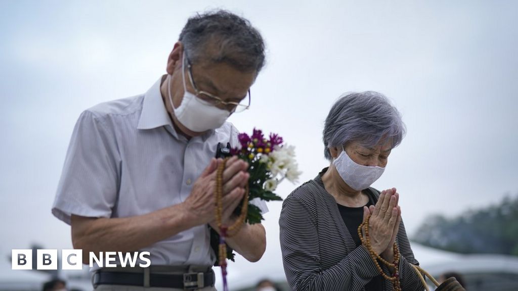 Hiroshima bomb: Japan marks 75 years since nuclear attack - BBC News