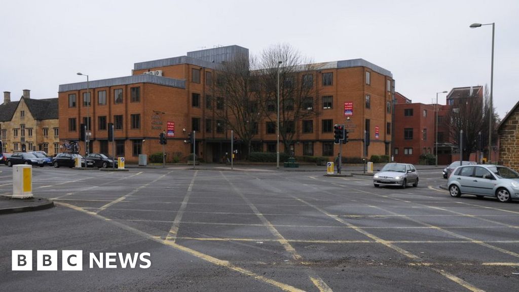 Raac Unsafe concrete found at Banbury town centre flats