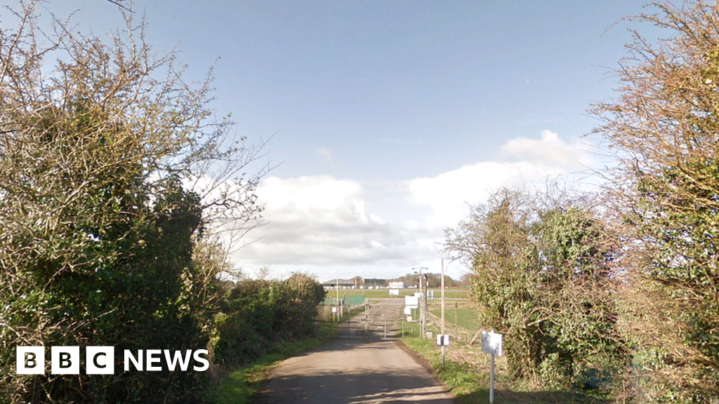 Glider crash near Stroud causes lifethreatening injuries