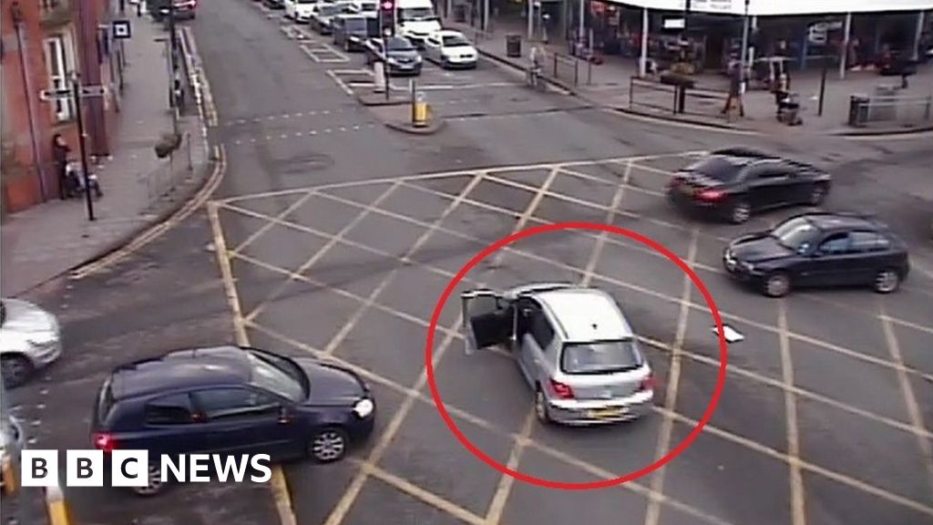 Man Dies In 'hit-and Run' Crash In Levenshulme - Bbc News