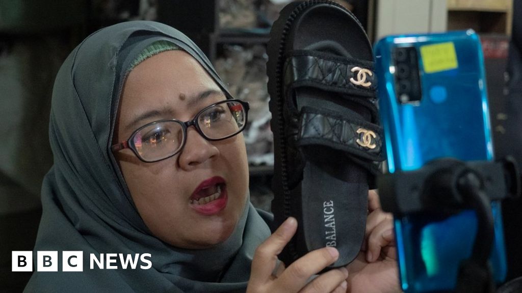 TikTok: Social media app halts online shopping service in Indonesia