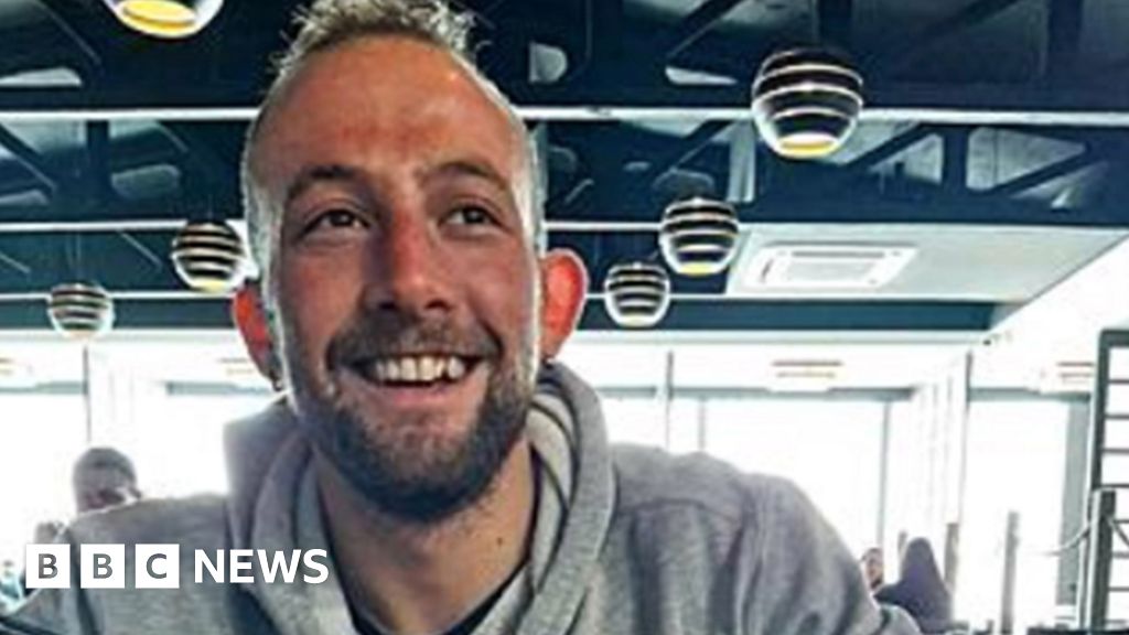 Bear hunt after jogger is killed in Italian Alps