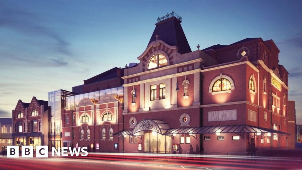 'Tired' Darlington theatre brought back to life - BBC News