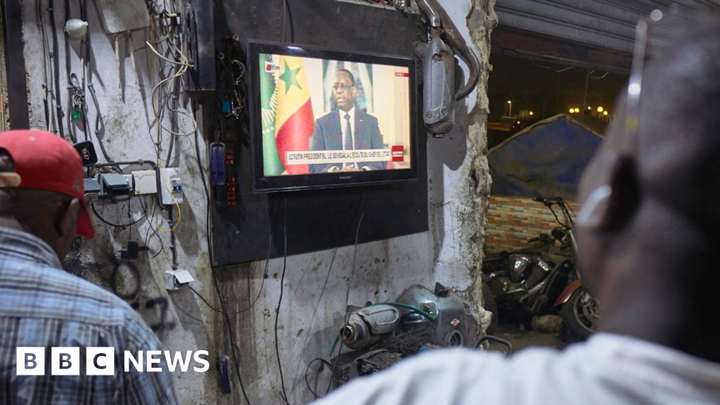 Правителството на Сенегал обяви че страната президентските избори ще се