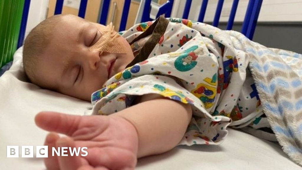 Kettering General Hospital Dozens criticise care at children's ward