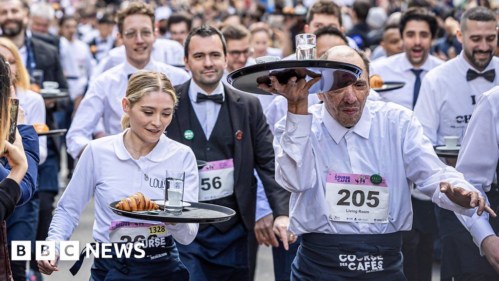 Ready, steady, eau! Waiter race returns to Paris