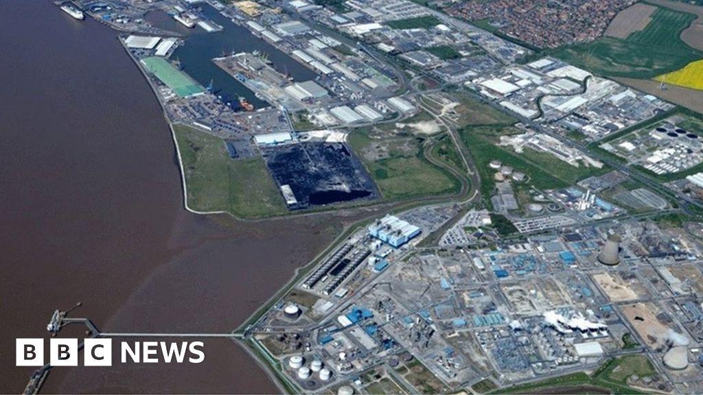 Humber ports traffic surpasses pre-pandemic levels - ABP - BBC News