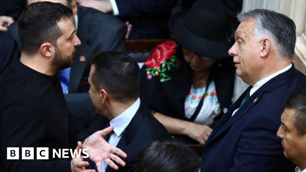 الأنظار على أوربان في المجر بينما يقرر زعماء الاتحاد الأوروبي دعم أوكرانيا