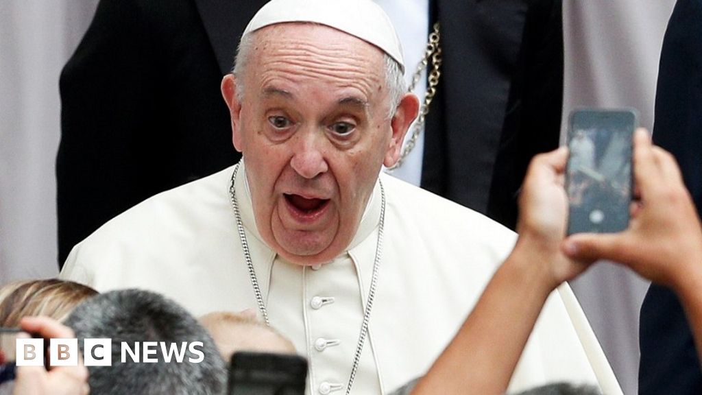 quiz-of-the-week-what-went-on-with-the-pope-s-social-media-bbc-news