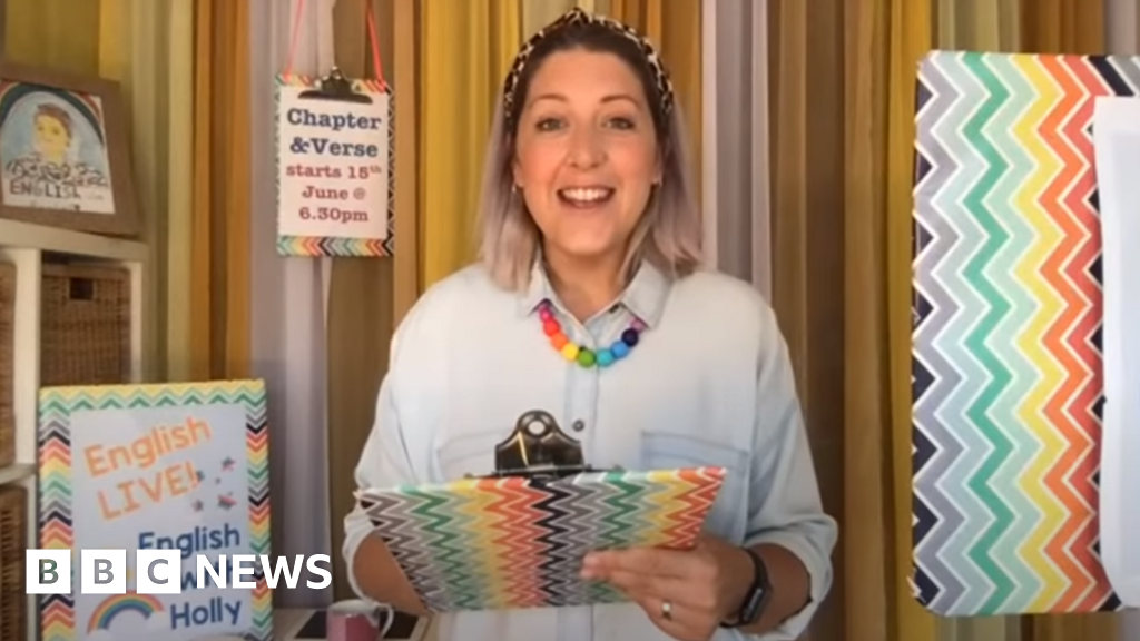 YouTube-English teacher Holly King begins Mand new Chapter