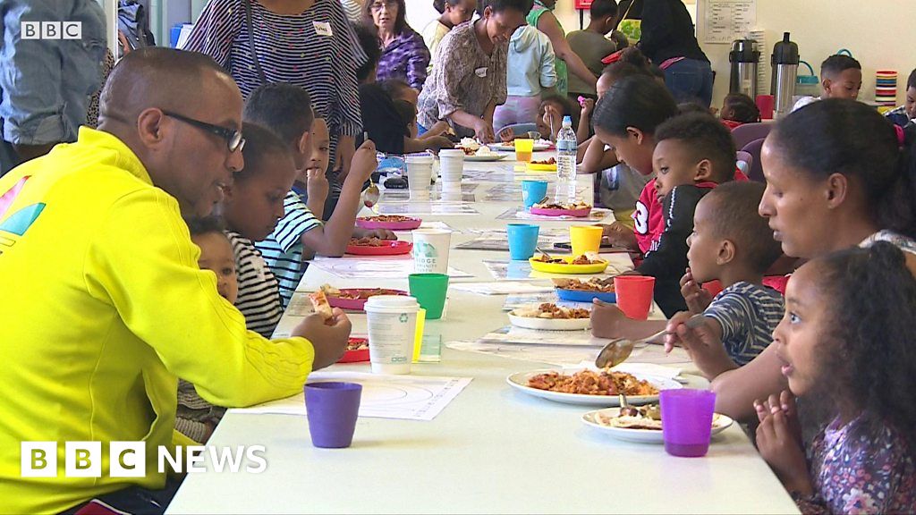 Bradford charity's holiday hunger help for families - BBC News