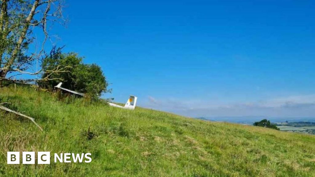 Glider pilot died after rough landing in Gloucestershire
