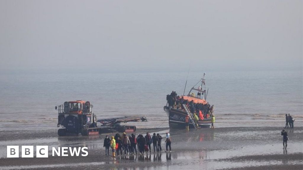 Channel Migrants: Almost 200 Migrants Cross Channel In Small Boats ...