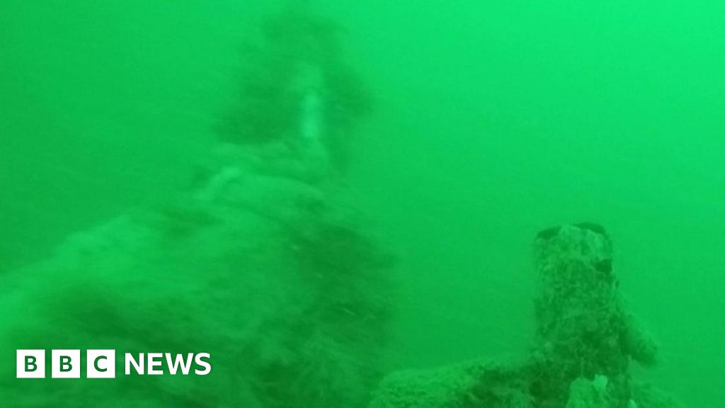 divers-find-world-war-one-german-sub-off-belgium-bbc-news