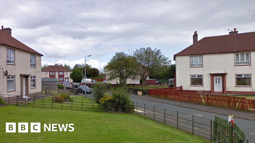 Man seriously injured in murder bid at house in Kilwinning BBC News
