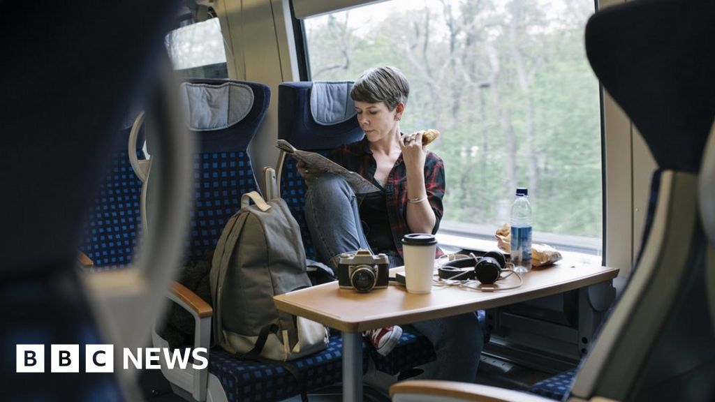 Train commuter rewards scheme to end this month