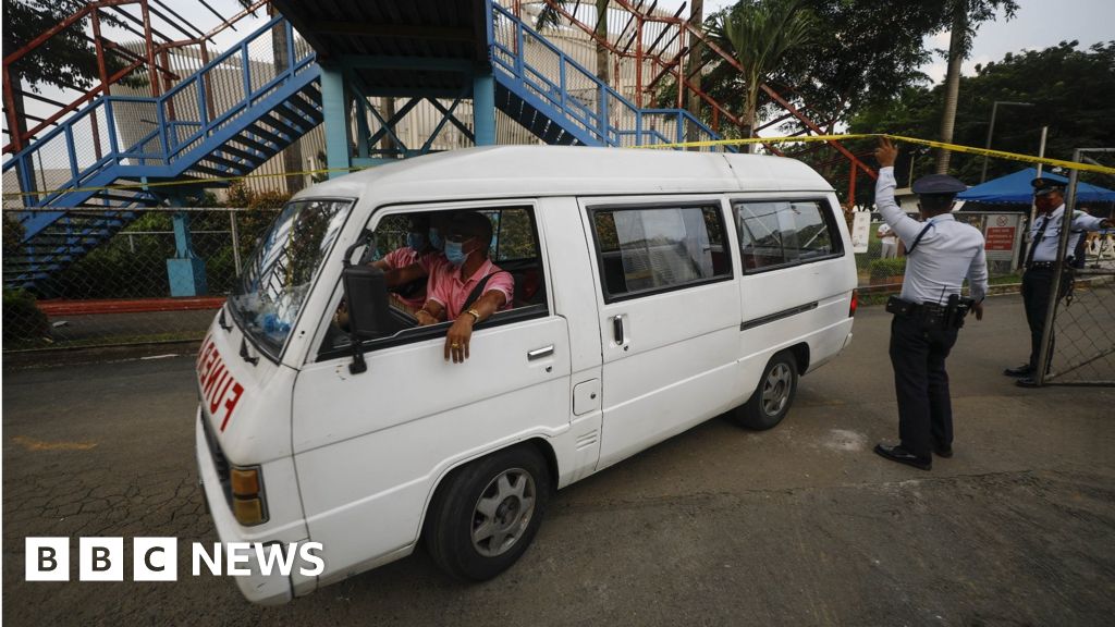 Philippines Shooting: Ex-mayor Among Three Dead - BBC News