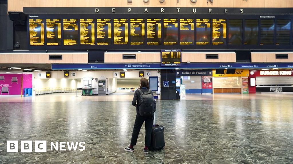 Train strikes: Rail passengers told to avoid Christmas Eve travel