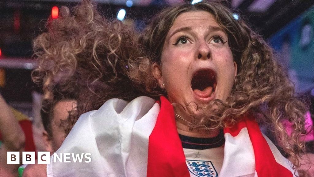 Euro 2020: England Fans Celebrate As Three Lions Make Final - BBC News