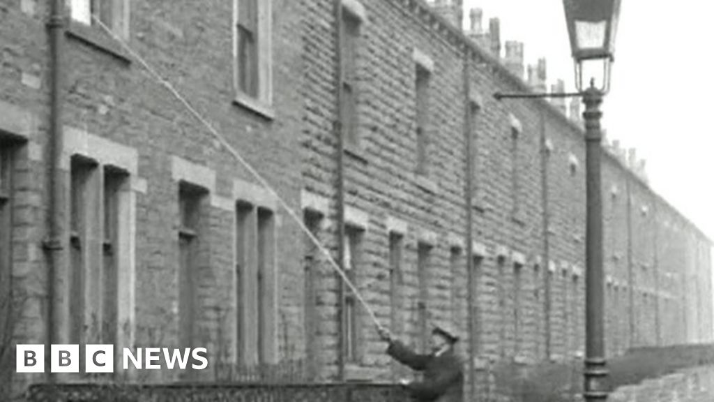 Knocker uppers Waking up the workers in industrial Britain BBC News