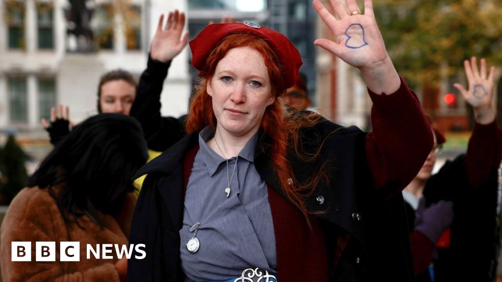 Welsh midwives vote to strike, but not in England