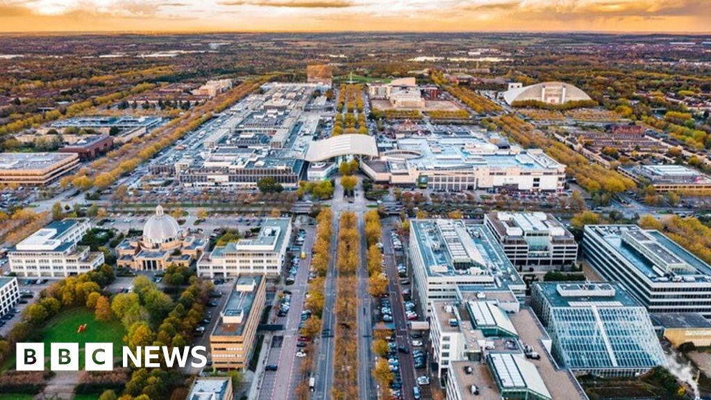 Milton Keynes Named A City To Mark Queen's Platinum Jubilee - BBC News