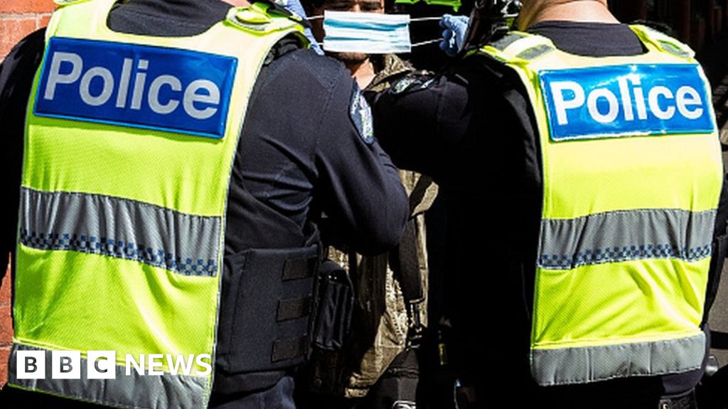 Victoria police officer appears to stomp on man's head during arrest
