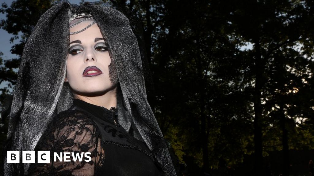 Belfast City Hall Opens Its Doors After Goth Invasion Bbc News 