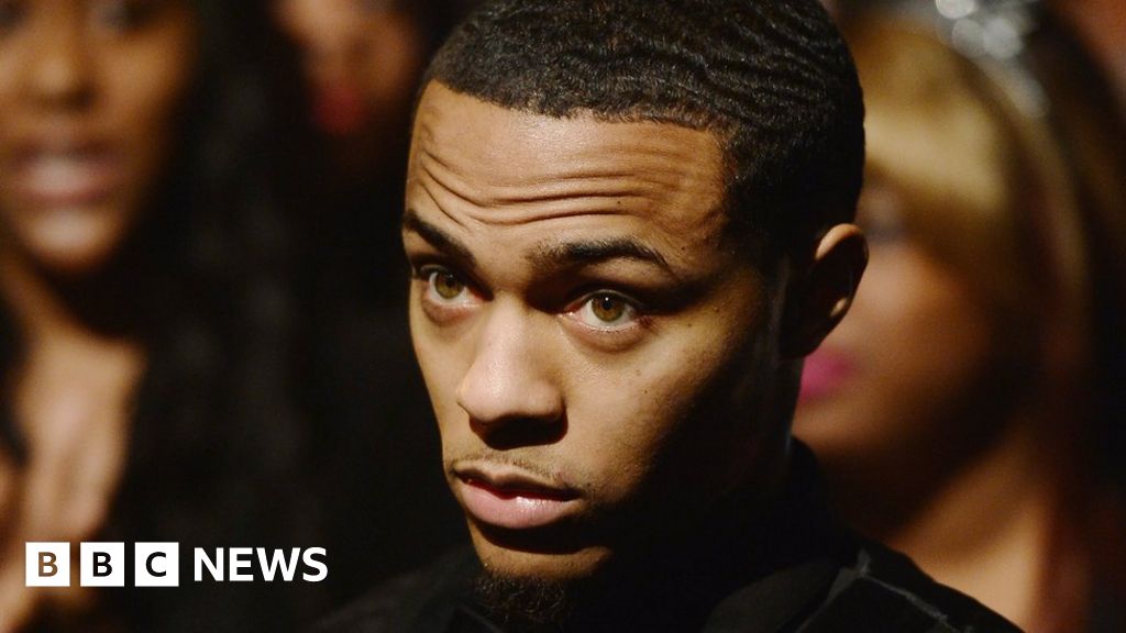 Bow Wow Was Photographed In Economy Class After Claiming He D Taken A Private Jet Bbc News