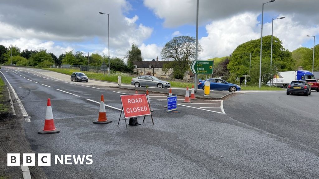 Woman dies in two car crash on A417 in Birdlip BBC News