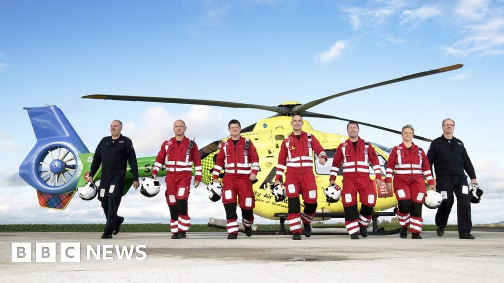 Heroes award for Scotland's Charity Air Ambulance team - BBC News