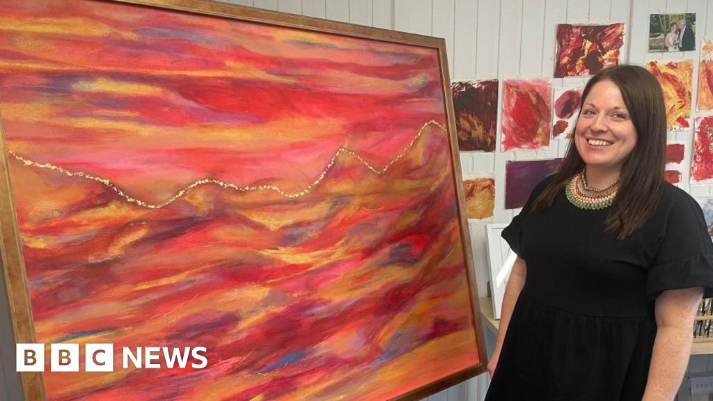 Wakefield artist to put 'eccentric' dad's ashes in painting