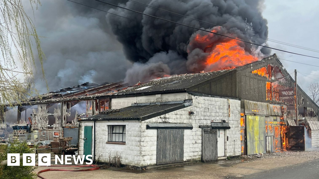 Firefighters in Mundon contain 'well-developed' barn fire 