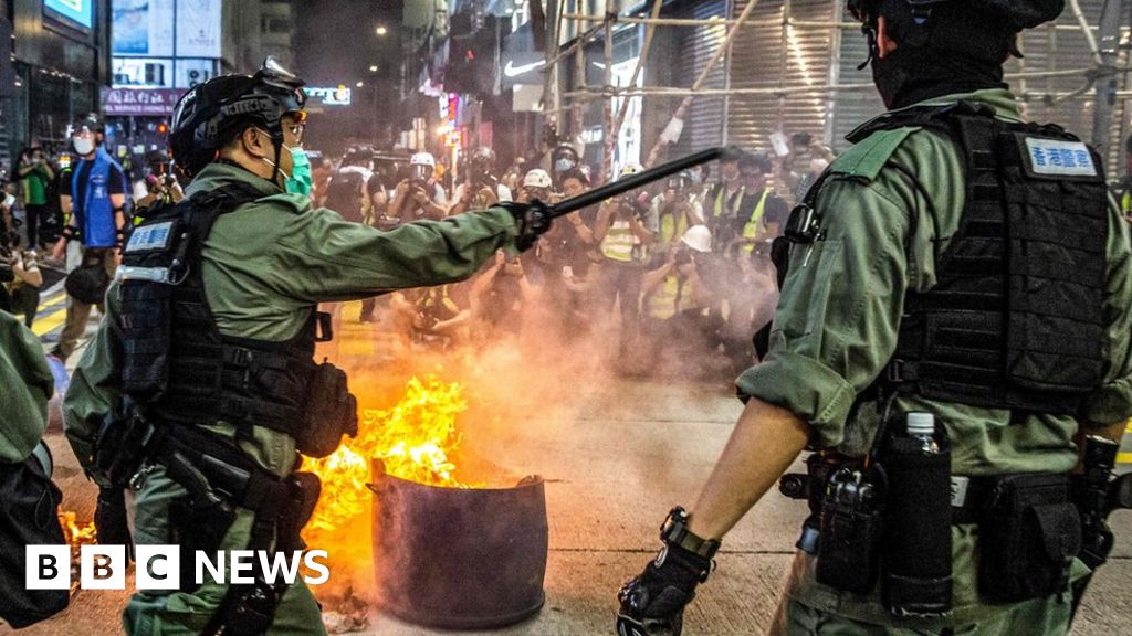 Hong Kong 'no longer autonomous from China' - Pompeo - BBC News