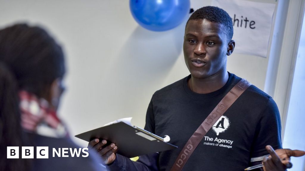 Teenagers unfairly jailed over chat messages , says MP Lucy Powell