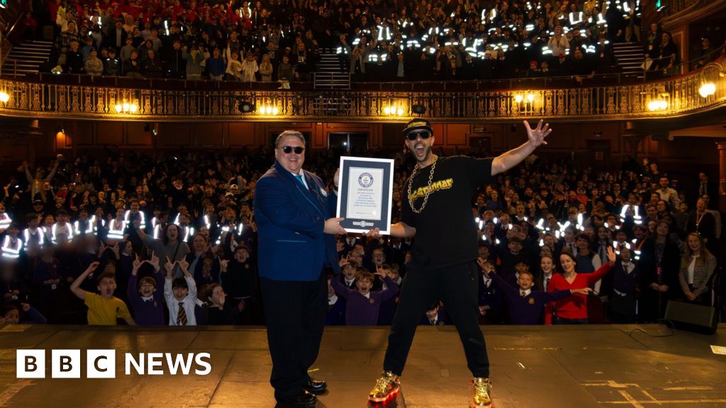 MC Grammar breaks record for largest rap lesson