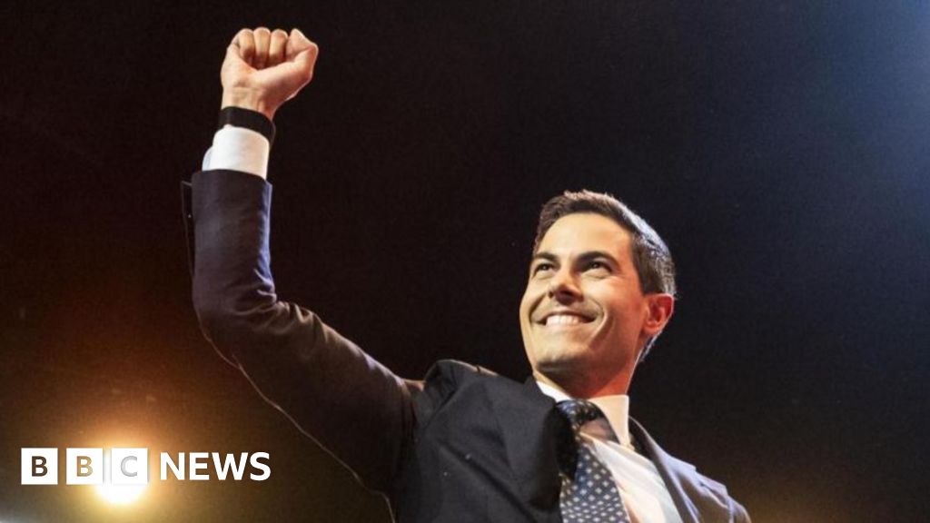 Dutch centrist liberals neck and neck with populist Wilders in tight election