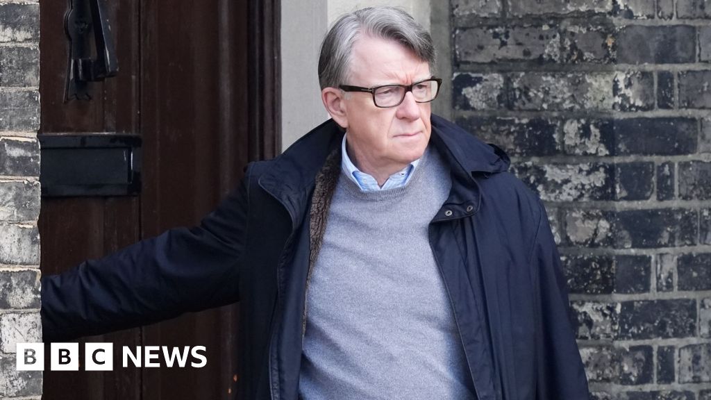 سوف يطلب المسؤولون من مانديليسون رسائل الهاتف الشخصية للإفراج عنها سوف يطلب المسؤولون من مانديليسون رسائل الهاتف الشخصية للإفراج عنها