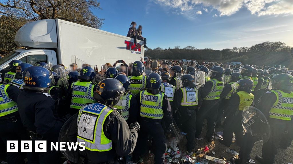 Missiles Thrown at Dorset Police as Illegal Rave Near East Lulworth Halted