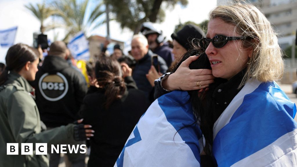 ‘Peti mati terkecil adalah yang terberat’: Israel berduka sandera termuda