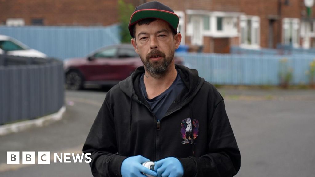 Minion Man’ Paints Over Obscene Estate Graffiti
