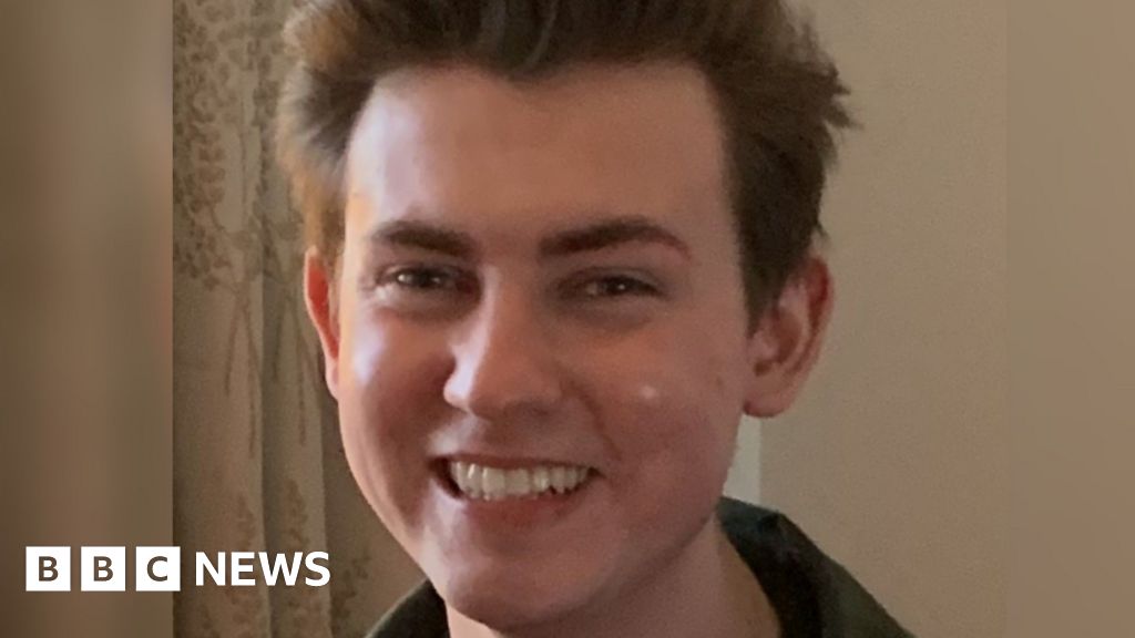 Glasgow student took his own life after 'tragic' university error