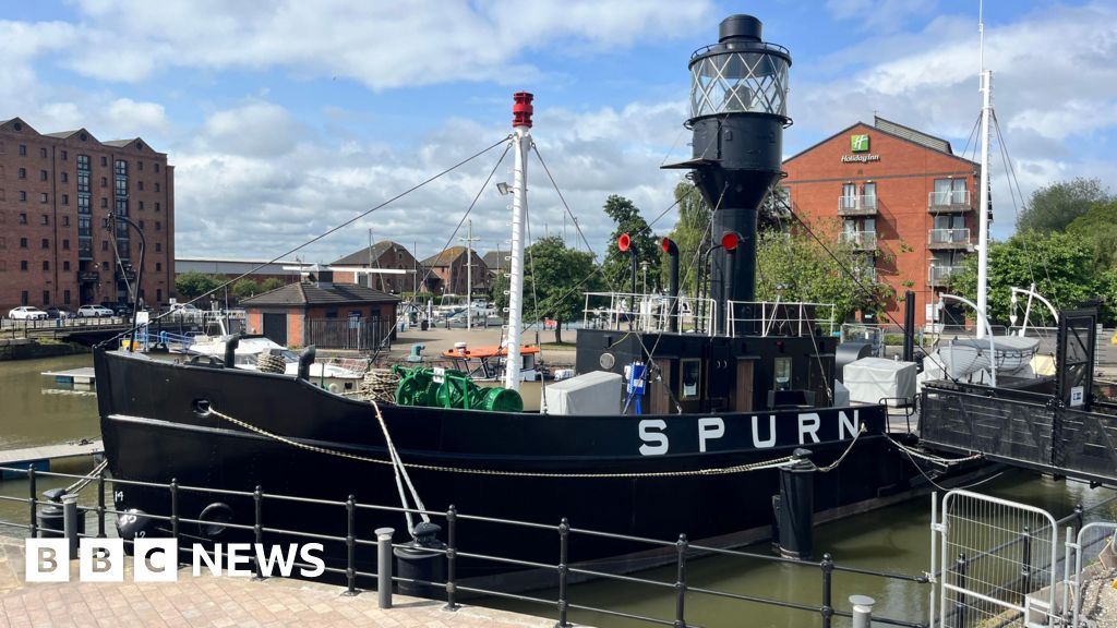 Costs spiral for Hull's maritime project