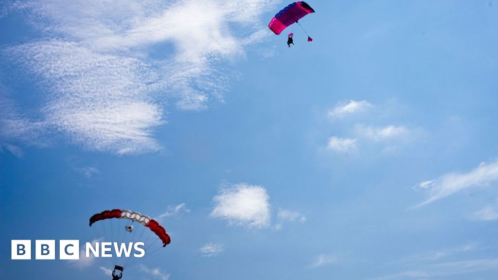 Skydiving instructor killed after falling without parachute in Nashville
