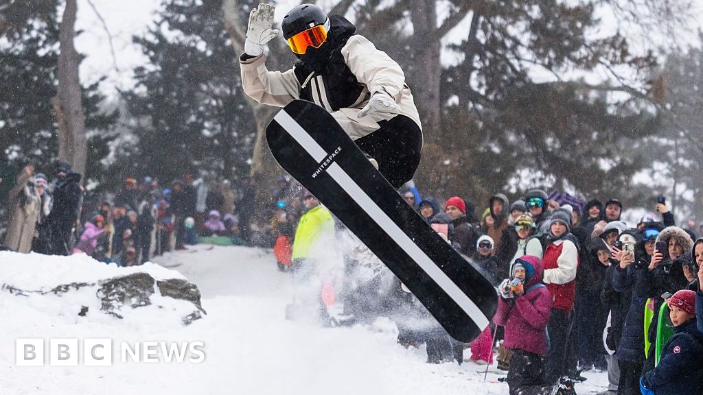 Watch: Olympic snowboarder Shaun White pulls tricks in NYC snowstorm