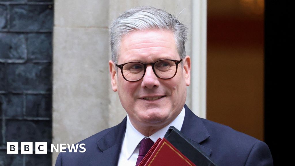 Starmer tightens rules on gifts to ministers