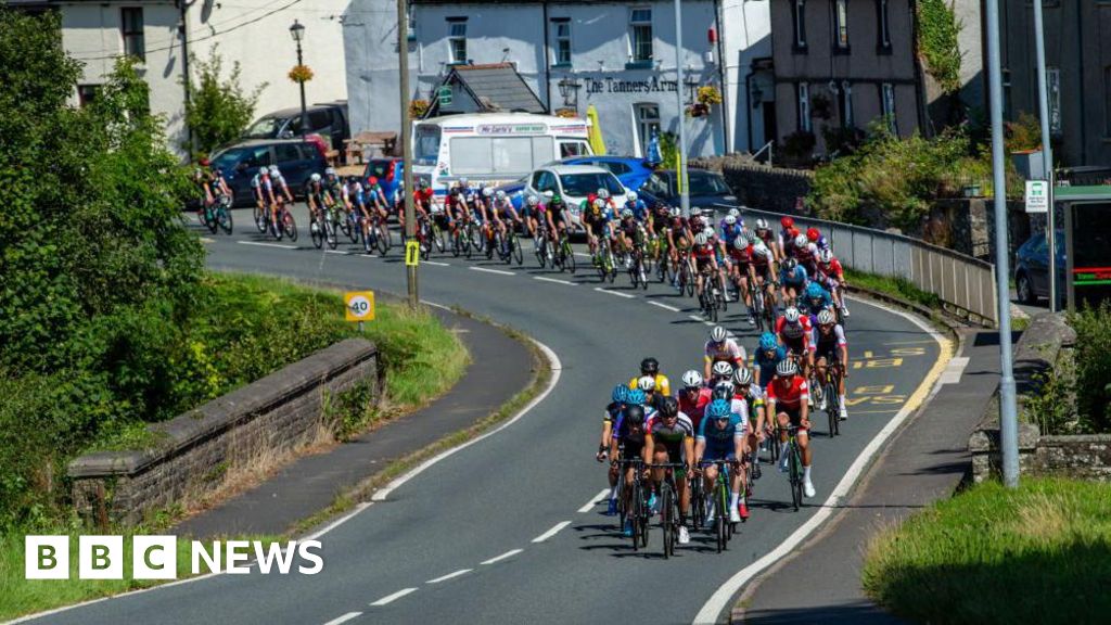 Cycling: 20mph speed limit reroutes Junior Tour of Wales