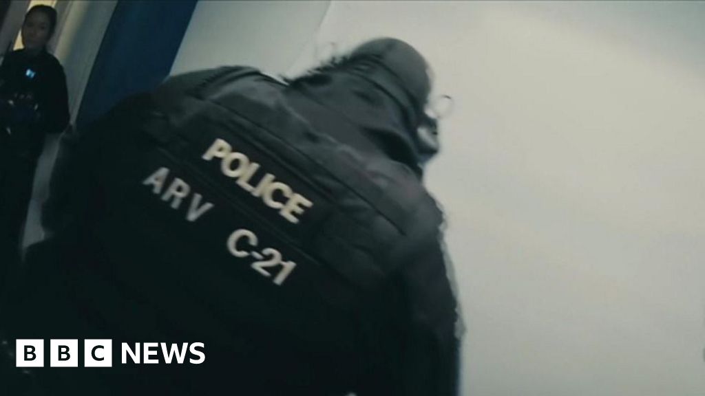 The moment Luton triple-murder victims are found in police video