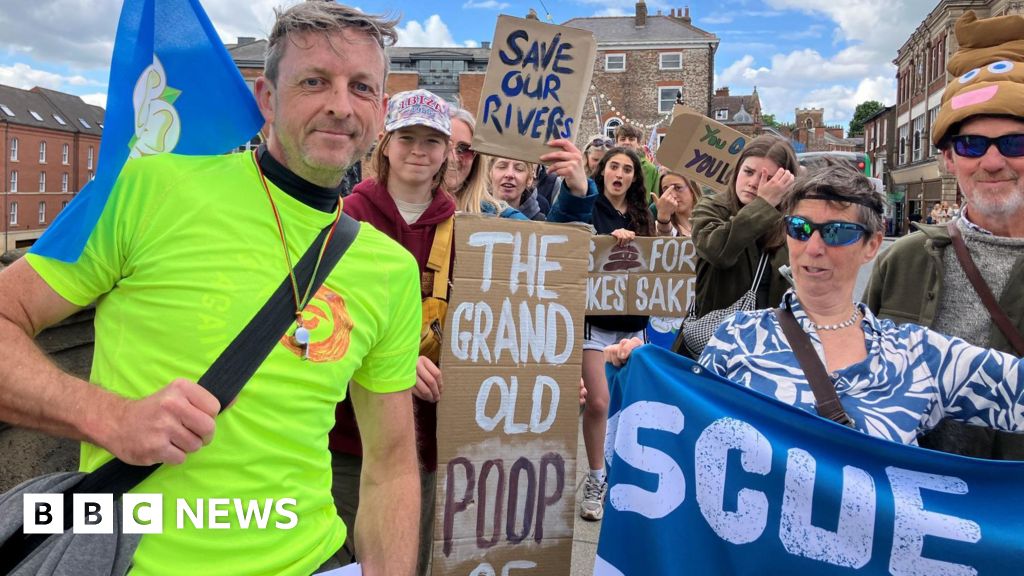 bbc.co.uk - Victoria Scheer - Hundreds attend Paddle Out Protest in York and Scarborough