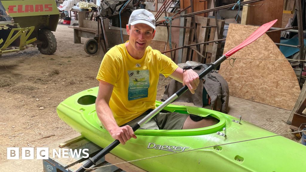 Devon man with a brain injury in kayaking challenge to Lundy - BBC News